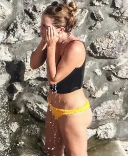 Mom's Turf: EMMA WATSON rocking a yellow bikini in Positano,