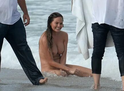 Chrissy Teigen Naked.