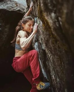 Похожее изображение Climbing girl, Rock climbing photography