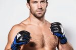 UFC star and Ralph Lauren model Luke Rockhold suffers grueso