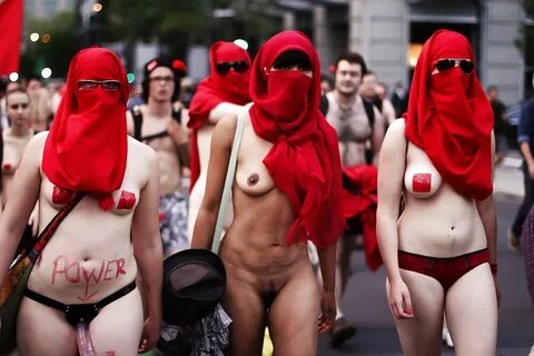 Montreal nude protests - Photo #4