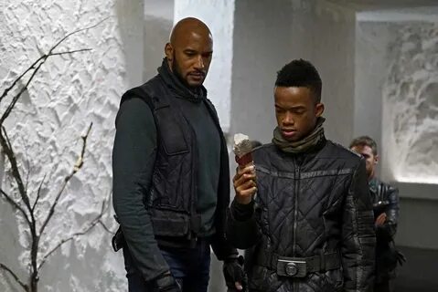 Henry Simmons resimleri - Fotograf Coy Stewart, Henry Simmon