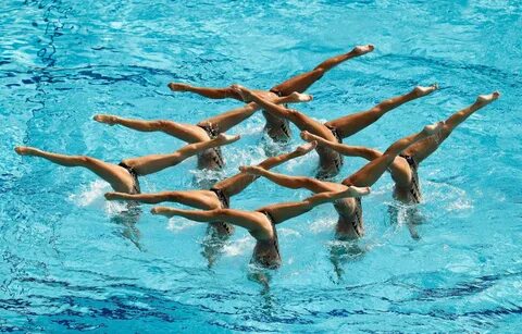 21 Stunning Photos From the Olympic Synchronized Swimming Fi