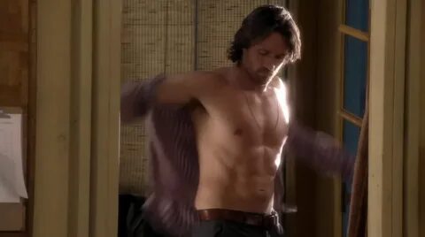 Martin Henderson on Off The Map s1e01 - Shirtless Men at gro