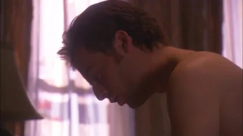 ausCAPS: Justin Kirk nude in Weeds 1-07 "Higher Education"