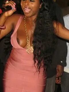 Foxy brown boobs ✔'Botched': Unhappy with 5,200cc breasts, F