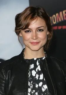 More Pics of Samaire Armstrong Short Wavy Cut (1 of 6) - Sho