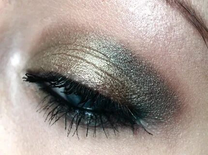 Going For Green MAC Sumptuous Olive & Club Eyeshadows Sweet 