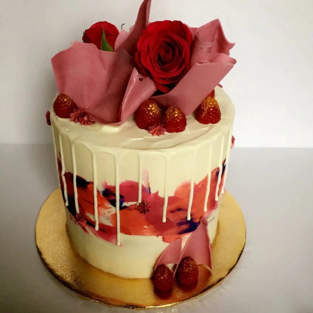 cflenna) в Instagram: «#cake #cakedecorating #dripcake #chocolatesail #rose...