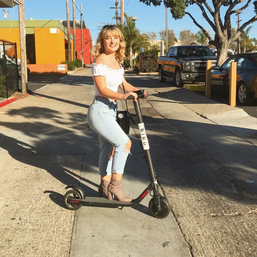 Christina Robinson on Instagram: "Catch me rolling 😋" .