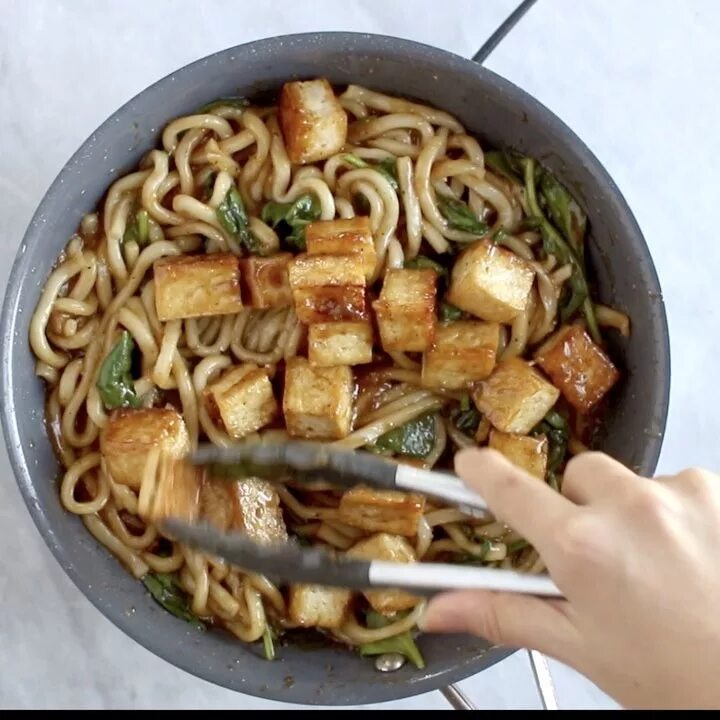 Pinch of Yum (@pinchofyum) в Instagram: «Black Pepper Stir Fried Noodles! ...