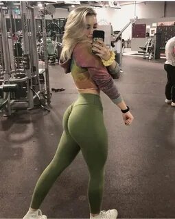 31 Hotties Totally Rocking Their Yoga Pants - Wow Gallery eB