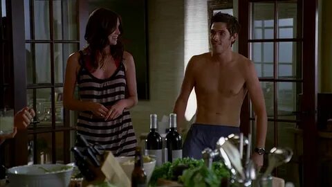 ausCAPS: Dave Annable shirtless in Brothers & SIsters 1-01 "