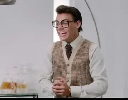 I love the character that harry styles portrayed in the vide