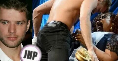 Ryan Phillippe si spoglia nudo - JIMI PARADISE