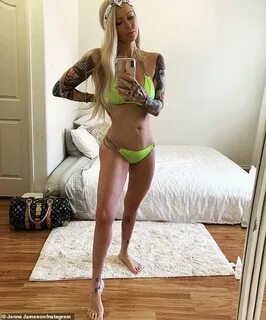 Jenna Jameson shows off bikini body and disregards keto diet