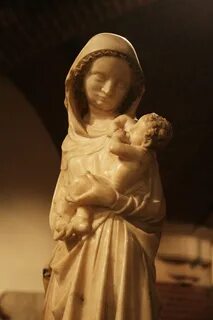 File:Vierge allaitant l'Enfant.jpg - Wikimedia Commons
