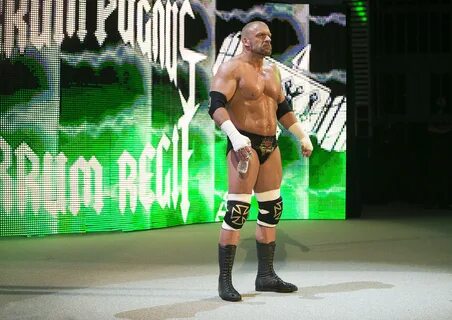 Triple H est frustré par Vince McMahon sur l'utilisation de 
