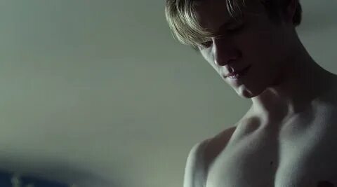 The Stars Come Out To Play: Lucas Till - Shirtless & Barefoo