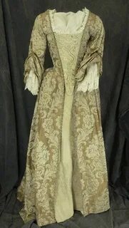 Elizabeth Swann's Gold Gown Elizabeth swann costume, Elizabe