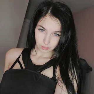 Sally Fae (formerly Dawn Willow) su Twitter: "Live Now @chat