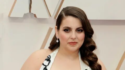 Here's How Beanie Feldstein Got Her Oscars 2020 Hairstyle Te