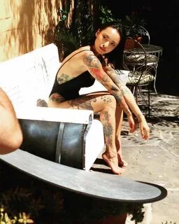 Levy Tran Feet (28 photos) - celebrity-feet.com