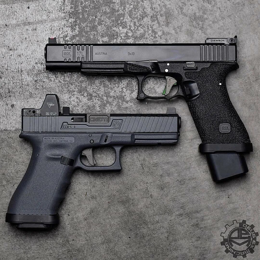 By @deus_ex_machina_guns --- Glock 17 or Glock 17L? --- #combatrefined #gun...