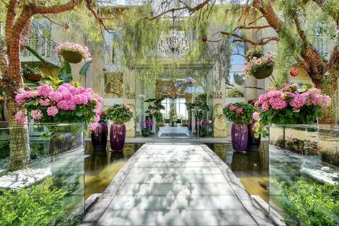 VILLA ROSA: A TOUR INSIDE - Very Vanderpump