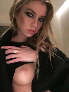 Stella Maxwell Nude LEAKED Photos & Sex Tape Porn Video