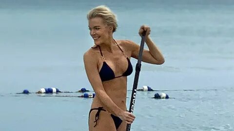 Megyn Kelly Flaunts Her Toned Bikini Bod While Paddleboardin