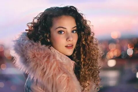 Sofie Dossi Style, Clothes, Outfits and Fashion* Page 5 of 5