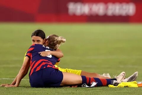 Samantha Kerr dating Kristie Mewis, shares kissing photos of