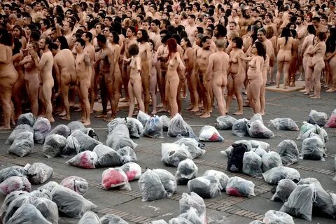 Spencer Tunick's Mass Nudity Event In Valencia stobezki-lite