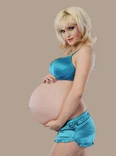 awesome pregnant blonde!!! - Preggophilia