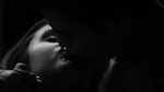 Гифки: Нежный поцелуй в губы