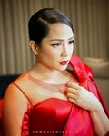 FOTO: Nagita Slavina Cantik Bergaun Merah Glamor di Silet Aw