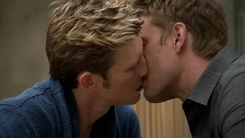 ausCAPS: Gabriel Mann shirtless and kissing Justin Hartley i