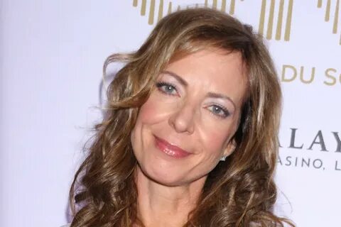 Allison Janney HD Wallpapers 7wallpapers.net