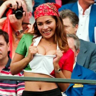 The Hottest Women At The Past World Cups (54 pics)