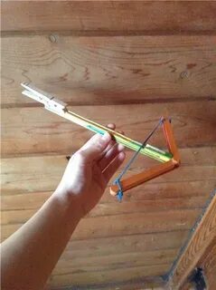 Popsicle Stick Crossbow: 6 trinn - bor - 2022