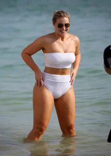 Iskra Lawrence During Miami Beach photoshoot for Aerie - Cel