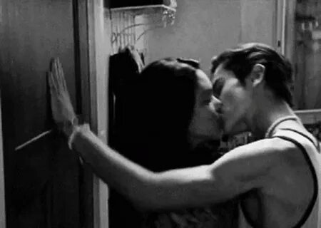 Kiss Hot GIF - Kiss Hot Cium - Discover & Share GIFs