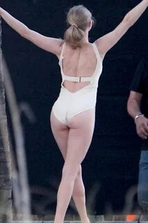 Amanda Seyfried butts Naked body parts of celebrities