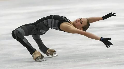 Absolutely stunning! Russian female skaters present new prog