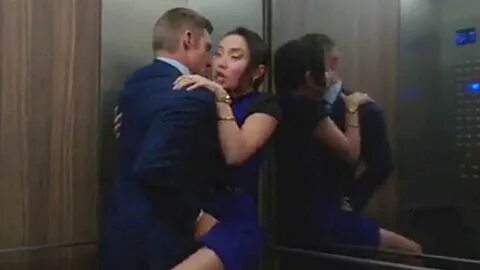 Sexlife elevator scene