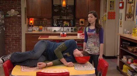 iCarly's Miranda Cosgrove teases Freddie & Carly endgame rom