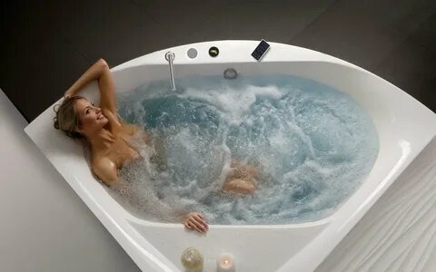 Угловая акриловая ванна 150 см с гидромассажем Olivia-B