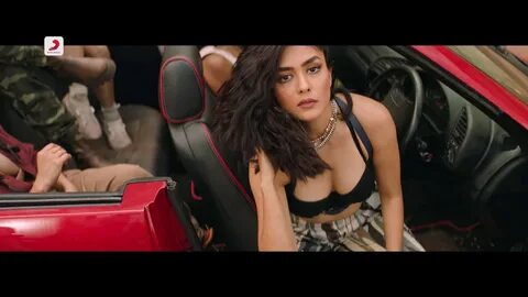 Mrunal Thakur is at her Hottest Best in this Song?
