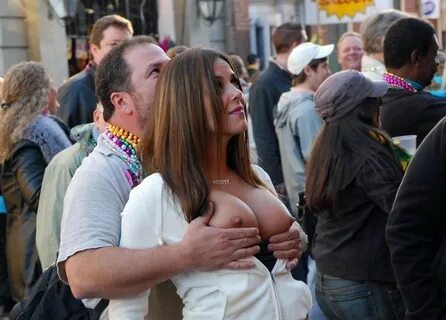 Leaning over boobs public